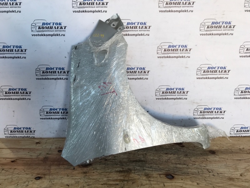 Крыло Nissan March 2012 K13 HR12DE перед прав