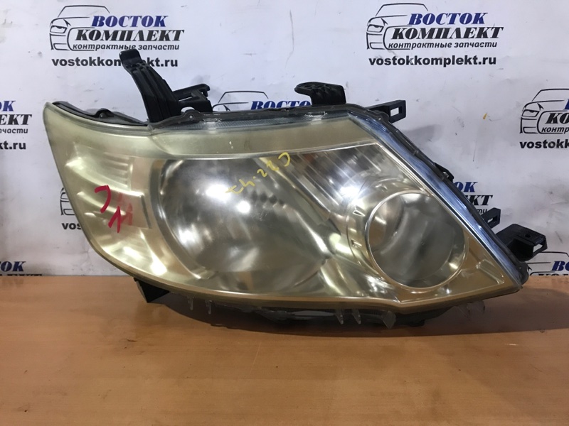 Фара Nissan Serena 2008 C25 MR20DE прав