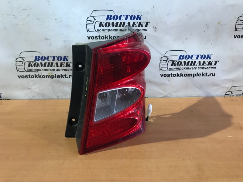 Фонарь стоп-сигнала Honda Freed 2010 GB3 L15A прав