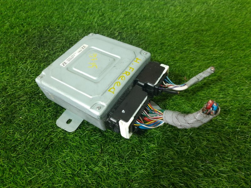 Блок управления рулевой рейкой Honda Freed 2010 GB3 L15A