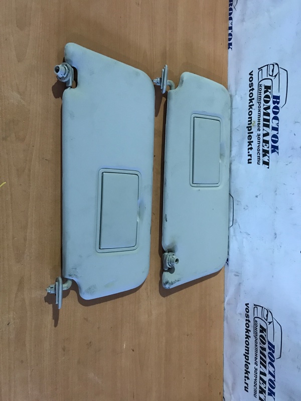 Солнцезащитный козырек Nissan Serena 2006 CC25 MR20DE
