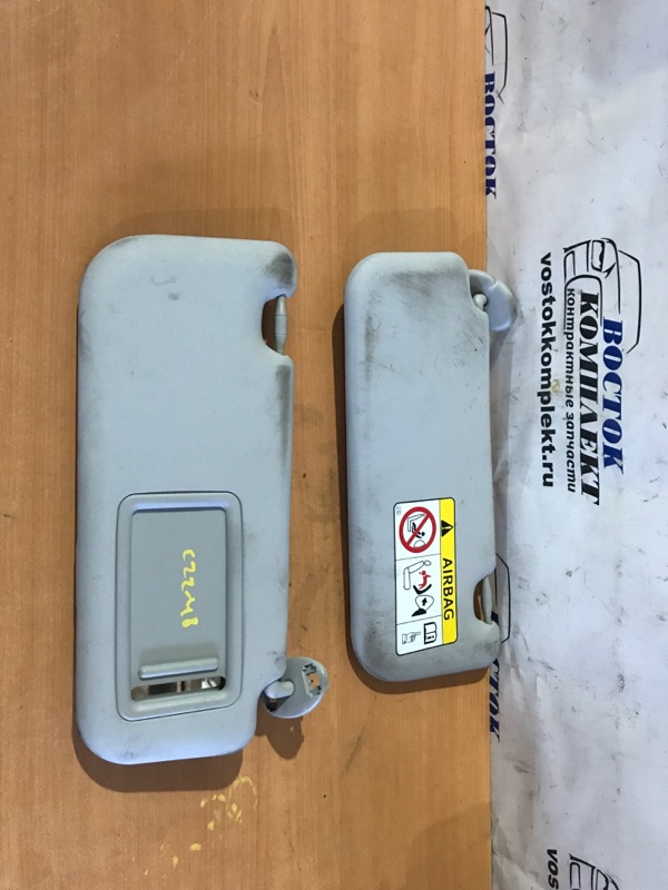 Солнцезащитный козырек Toyota Ractis 2012 NCP125 1NZ-FE