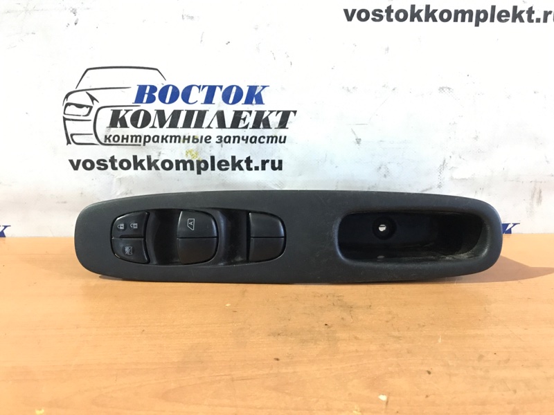 Блок управления стеклоподъемниками Nissan Serena 2012 FC26 MR20DD перед прав