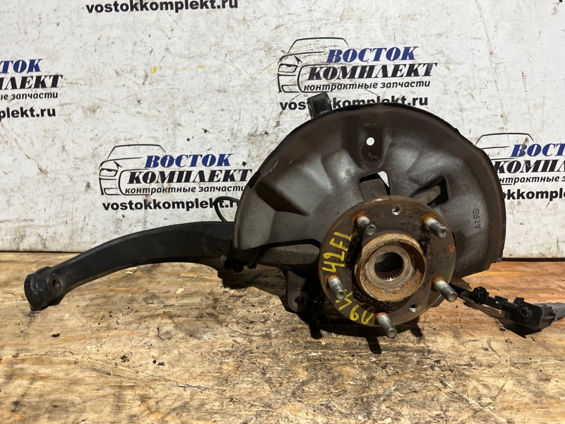 Ступица Mazda Atenza GG3S L3-VE перед лев