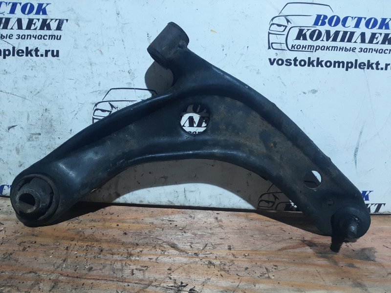 Рычаг подвески Toyota Ractis 2006 NCP105 1NZ-FE перед прав