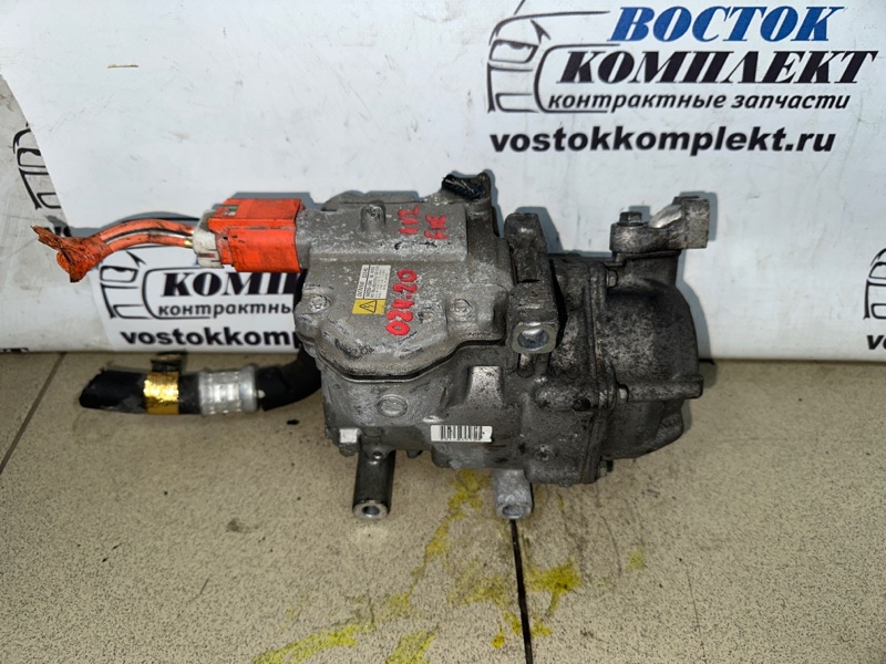 Компрессор кондиционера Toyota Aqua  1NZ-FXE