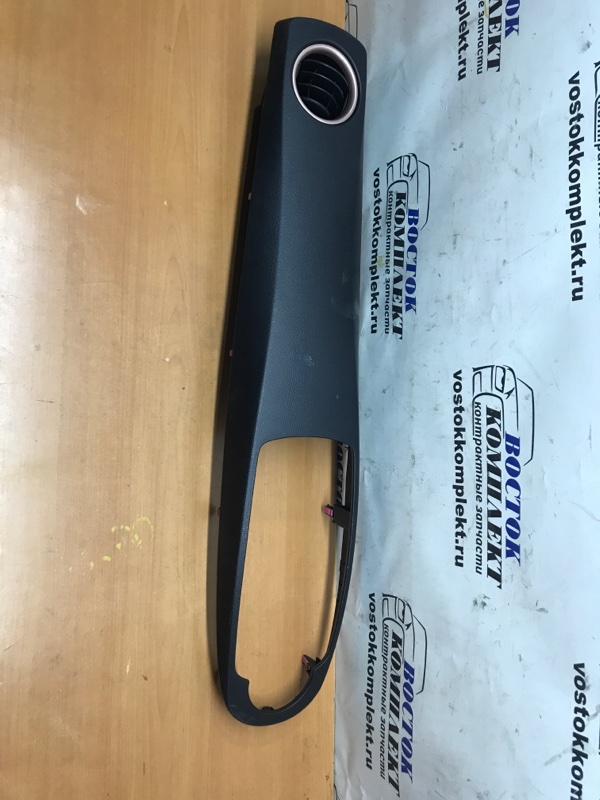 Накладка на торпедо Toyota Vitz NSP130 1NR-FE