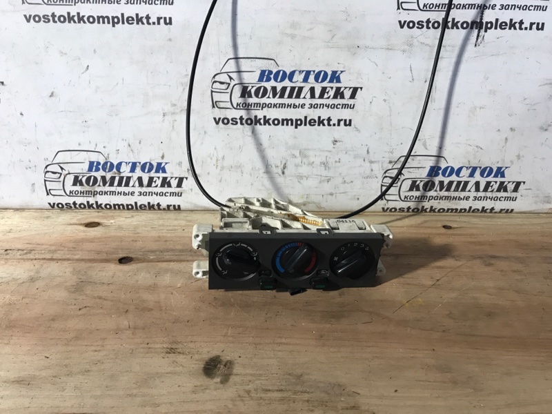 Блок управления климат-контролем Nissan Caravan 2004 DWMGE25 ZD30DD