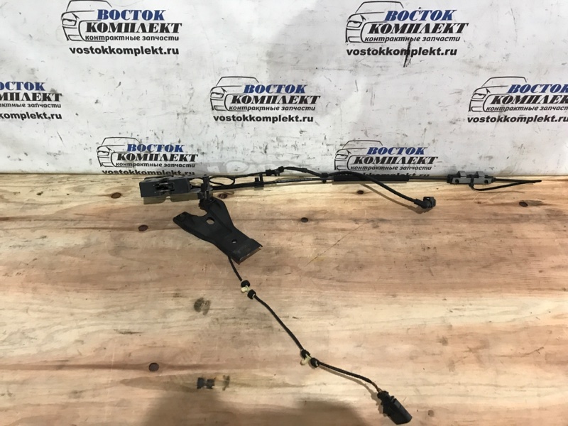 Замок капота Volkswagen Passat  CAXA