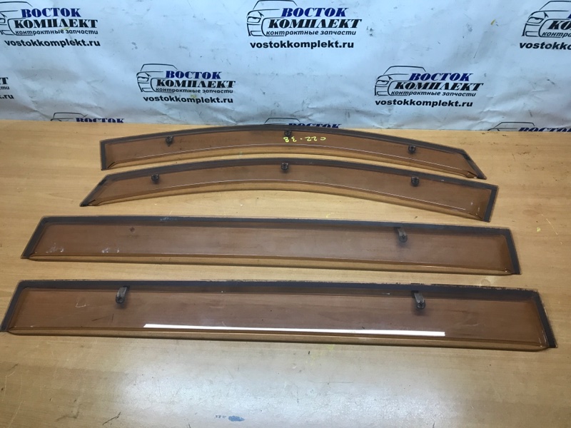 Ветровик Nissan Lafesta 2005 B30 MR20DE