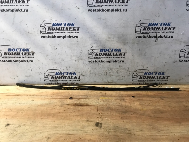 Молдинг лобового стекла Nissan Serena 2007 C25 MR20DE лев