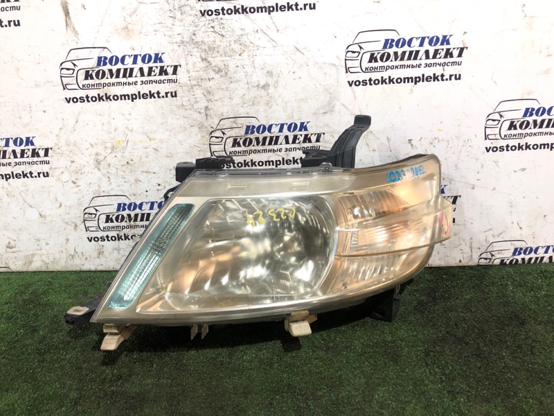 Фара Nissan Serena 2007 C25 MR20DE перед лев
