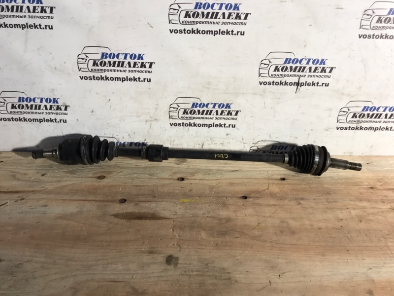 Привод Toyota Vitz NSP130 1NR-FE перед прав