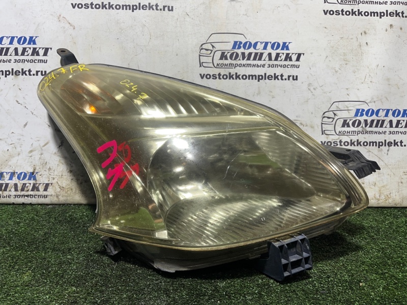 Фара Toyota Ractis 2006 NCP105 1NZ-FE перед прав