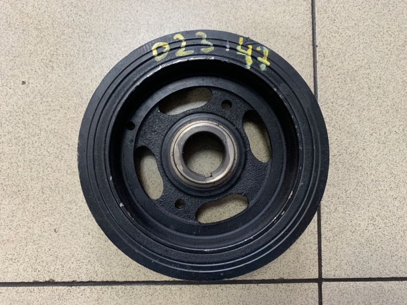 Шкив коленвала Mitsubishi Delica D:2 MA15S K12B