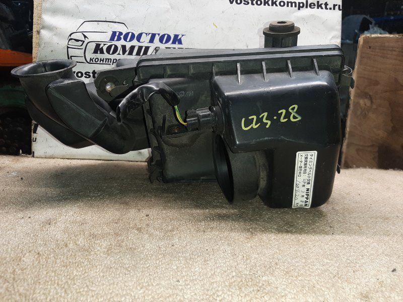 Корпус воздушного фильтра Mazda Demio 2002 DW3W B3E