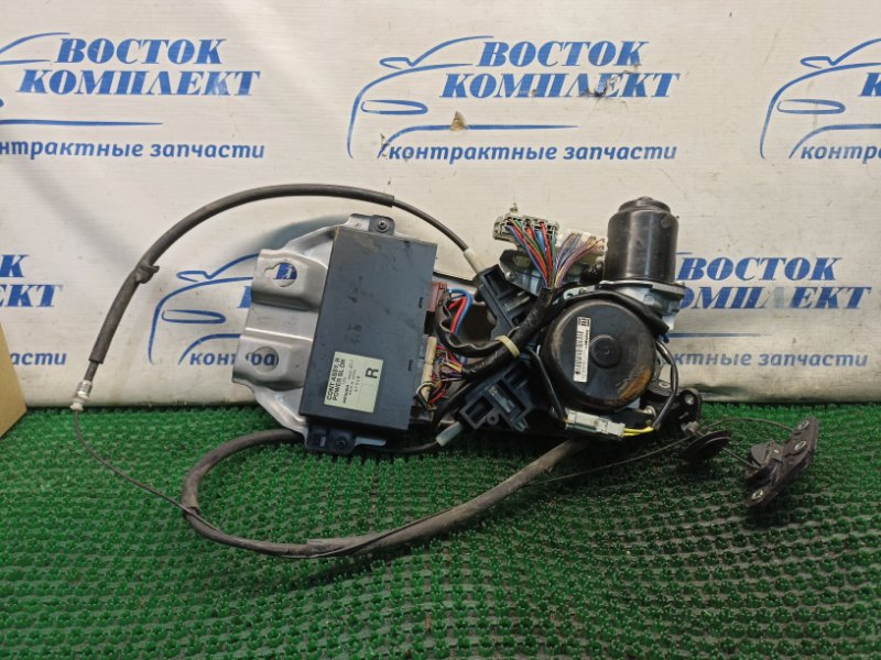 Доводчик боковой двери Honda Elysion RR1 K24A прав