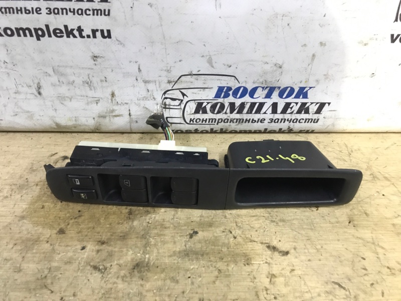 Блок управления стеклоподъемниками Nissan Serena 2006 C25 MR20DE перед прав