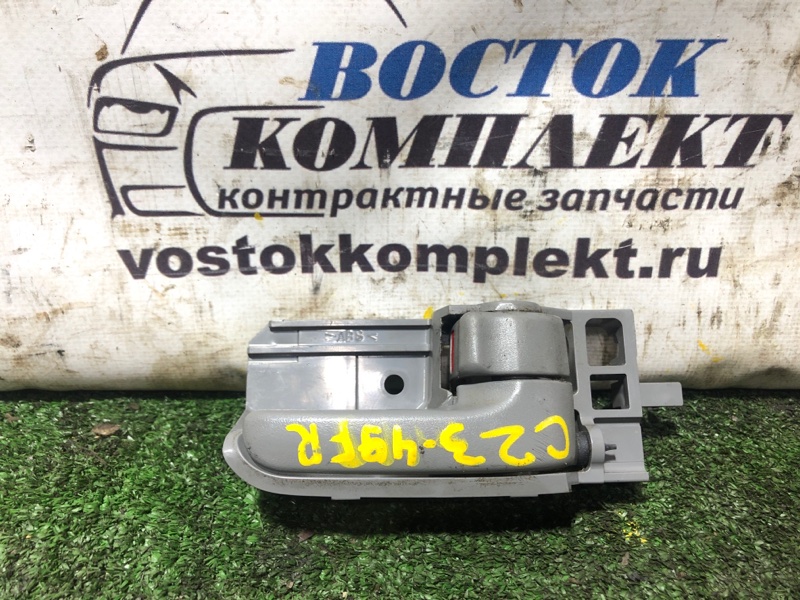 Ручка внутренняя Toyota Noah 2004 AZR60 1AZ-FSE перед прав