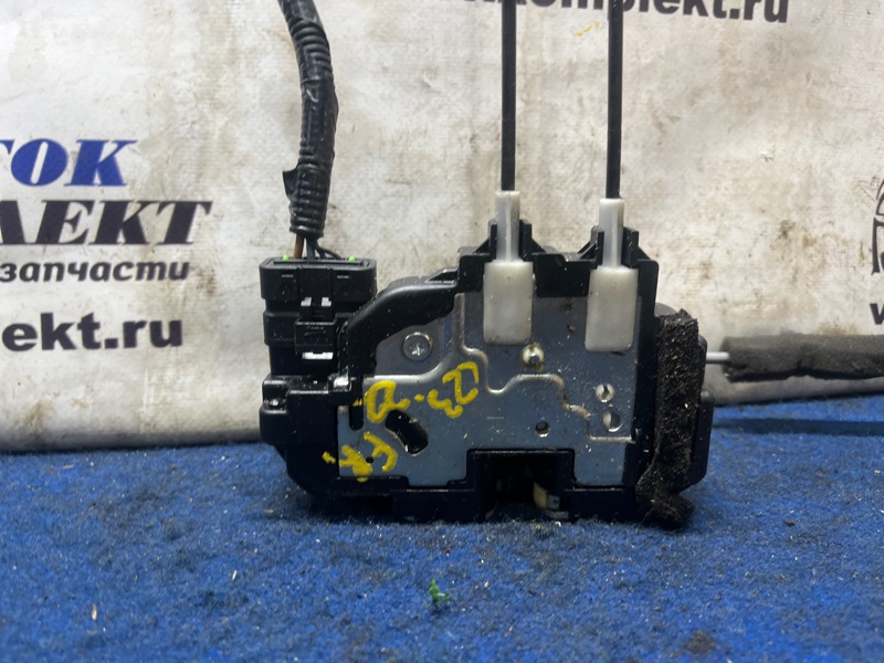 Замок дверной Nissan Cube BGZ11 CR14DE перед прав