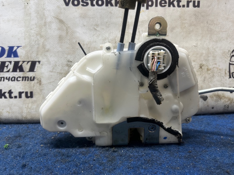 Замок дверной Honda Stream 2007 RN6 R18A перед прав