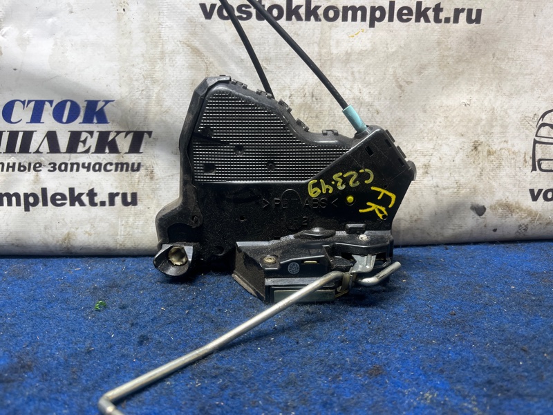 Замок дверной Toyota Noah 2004 AZR60 1AZ-FSE перед прав