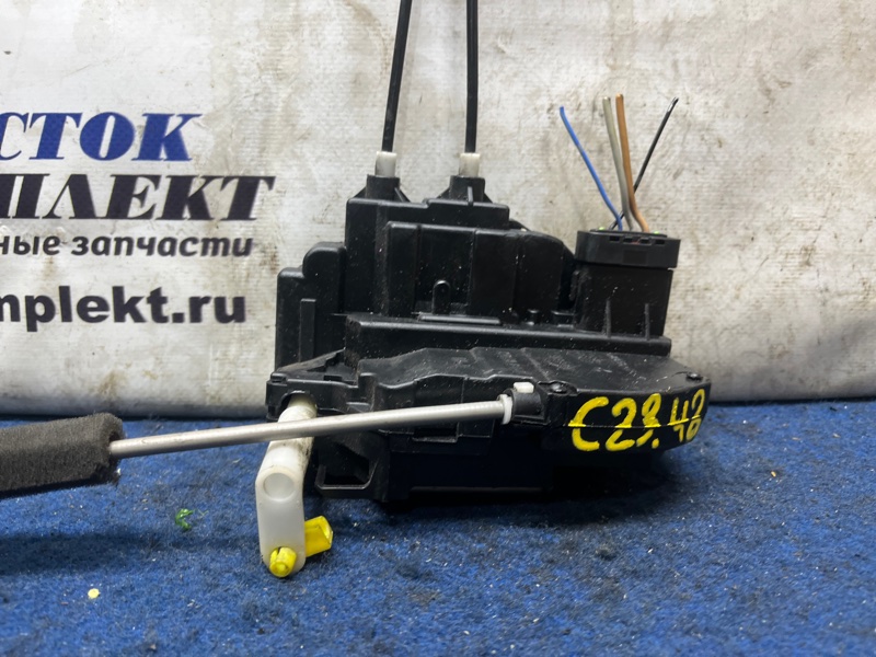 Замок дверной Nissan Cube 2004 BZ11 CR14DE перед прав