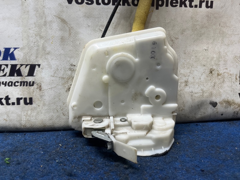 Замок дверной Mazda Demio 2007 DE3FS ZJ-VE перед лев