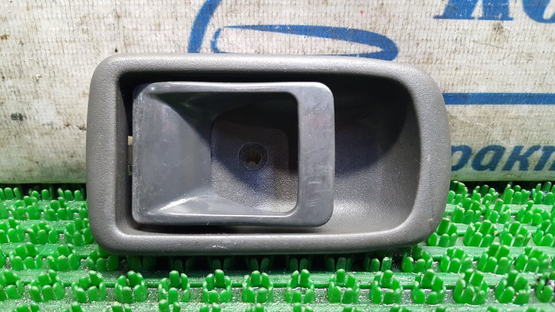 Ручка двери внутренняя Toyota Duet M100A EJ-VE