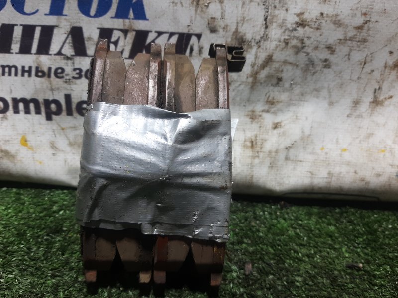 Колодки тормозные Toyota Crown Comfort 2010 TSS11 1TR-FPE перед