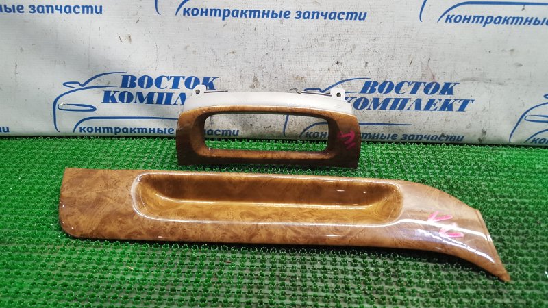 Накладка на торпедо Nissan Serena 10.2000 PC24 SR20DE Б/У