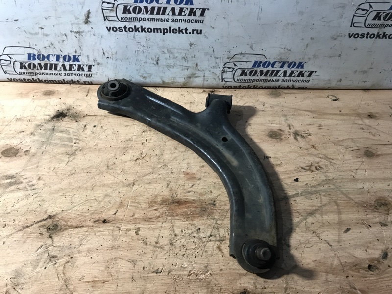 Рычаг подвески Nissan Cube 2004 BZ11 CR14DE перед прав