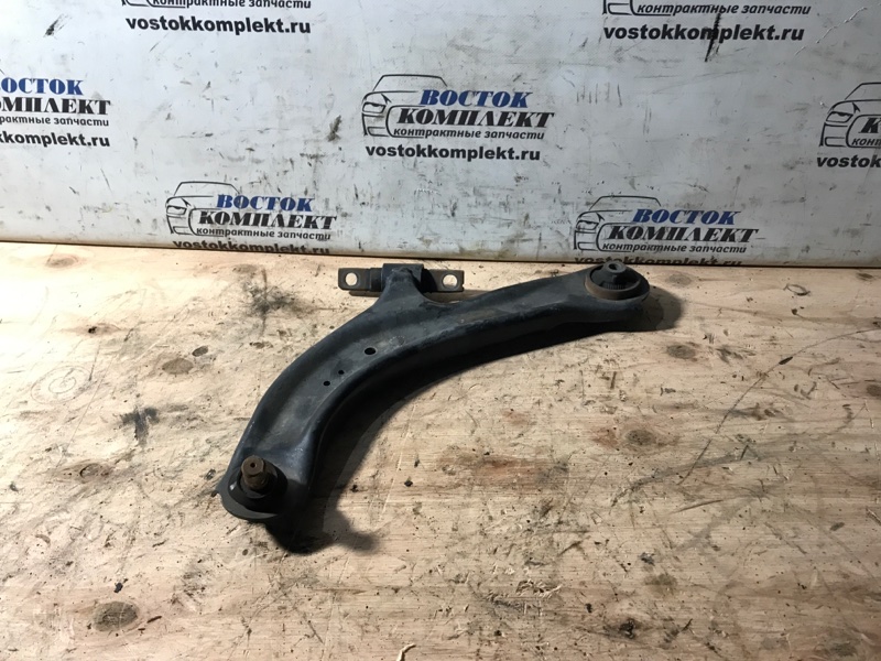Рычаг подвески Nissan Serena 2011 FC26 MR20DD перед лев