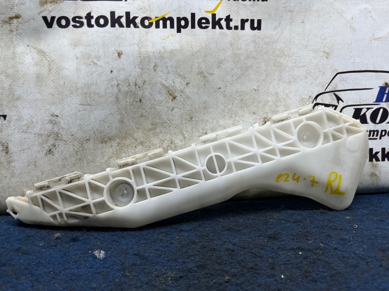 Клипса бампера Toyota Ractis 2006 NCP105 1NZ-FE зад лев