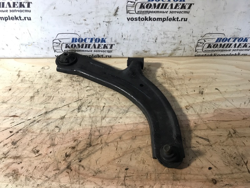 Рычаг подвески нижний Nissan Cube 2004 BZ11 CR14DE перед прав