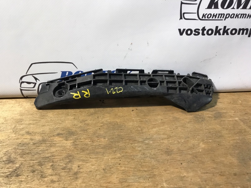 Клипса бампера Toyota Vitz NSP130 1NR-FE зад прав