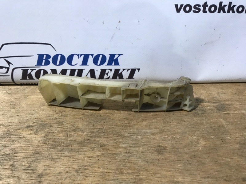 Клипса бампера Nissan Cube 2004 BZ11 CR14DE перед прав