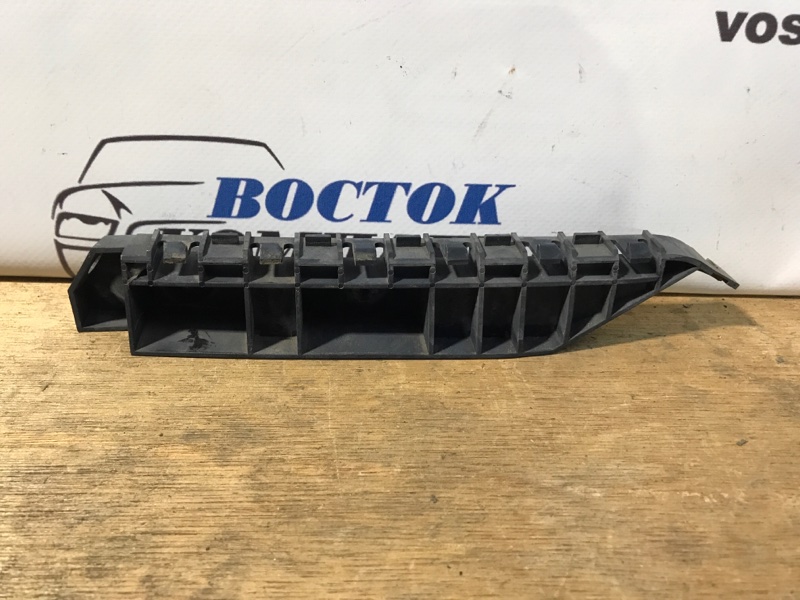 Клипса бампера Honda Odyssey 2004 RB1 K24A перед лев