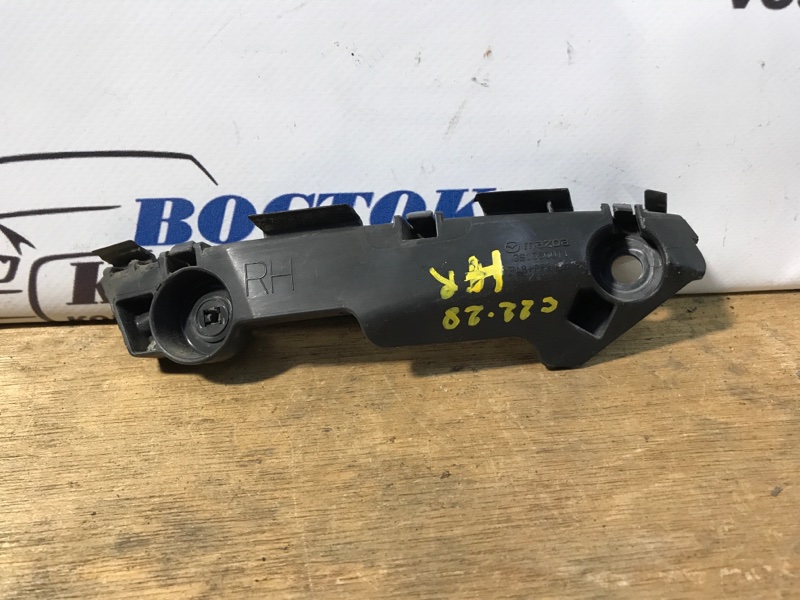 Клипса бампера Mazda Atenza 2009 GH5FS L5-VE перед прав