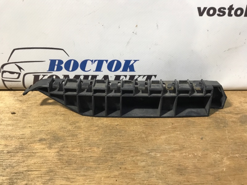 Клипса бампера Honda Odyssey 2004 RB1 K24A перед прав