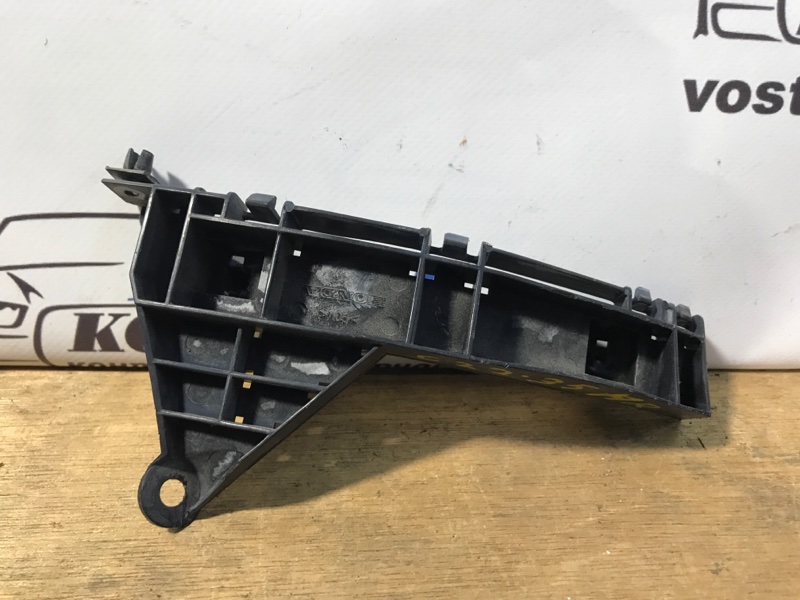 Клипса бампера Honda Edix 2008 BE3 K20A перед прав