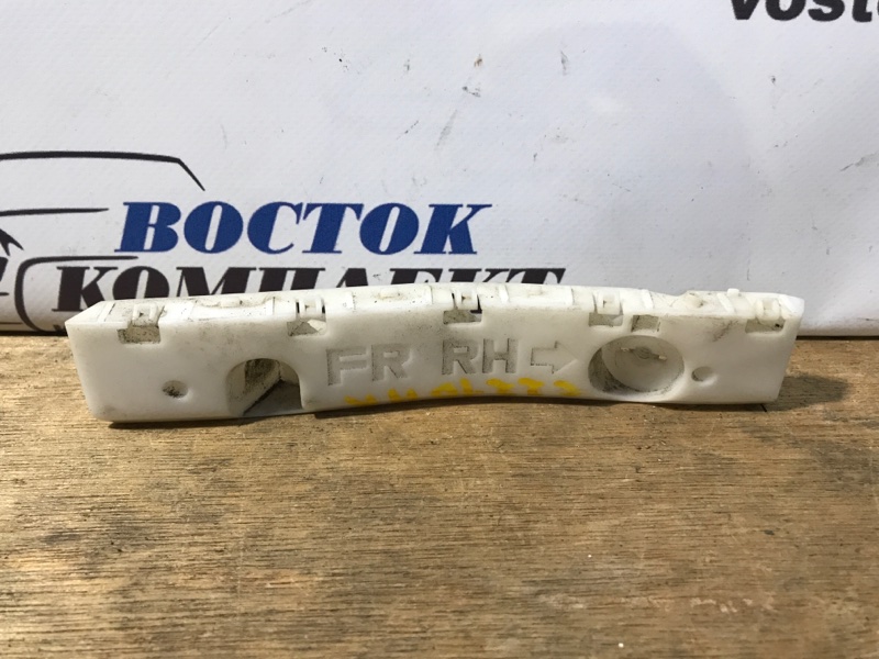 Клипса бампера Nissan Cube 2012 Z12 HR15DE перед прав