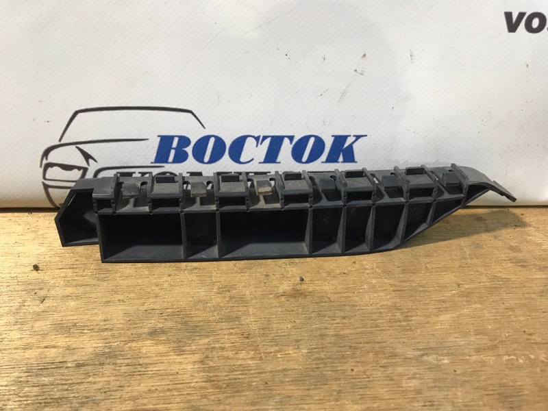 Клипса бампера Honda Odyssey 2004 RB1 K24A перед лев