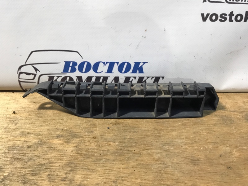 Клипса бампера Honda Odyssey 2004 RB1 K24A перед прав