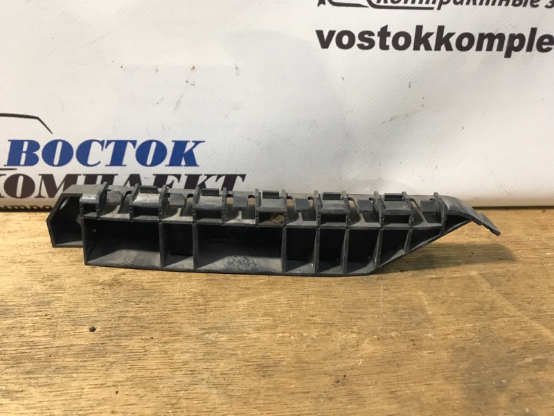 Клипса бампера Honda Odyssey 2007 RB1 K24A перед лев