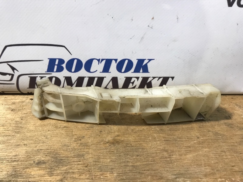 Клипса бампера Nissan Cube 2006 BNZ11 CR14DE перед лев