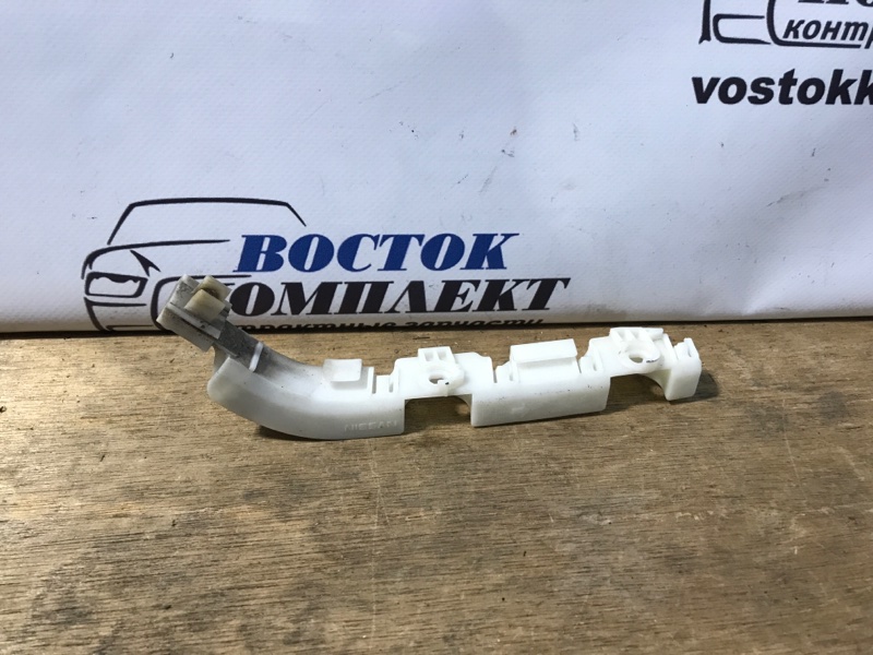 Клипса бампера Nissan Serena 2010 CNC25 MR20DE перед прав