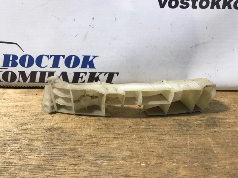 Клипса бампера Nissan Cube 2004 BZ11 CR14DE перед лев