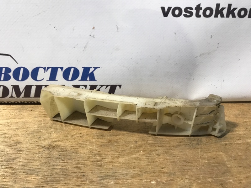 Клипса бампера Nissan Cube 2004 BZ11 CR14DE перед прав