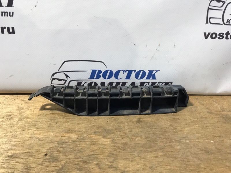 Клипса бампера Honda Odyssey 2008 RB1 K24A перед прав